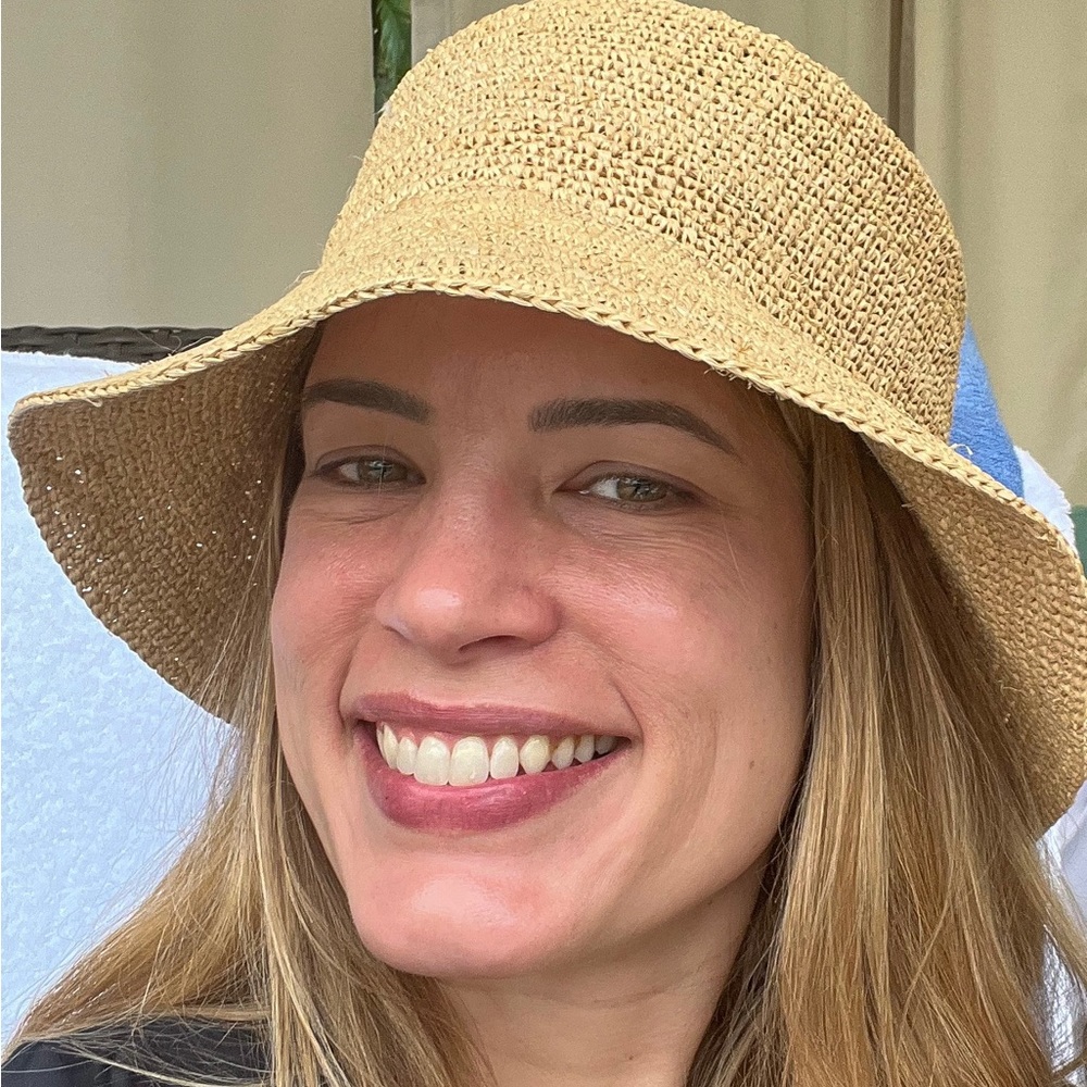 Meet your Posher, Dana